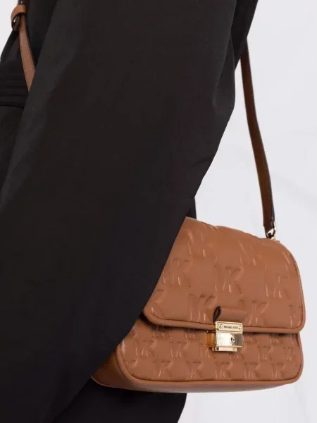 Geanta crossbody Michael Michael Kors maro
