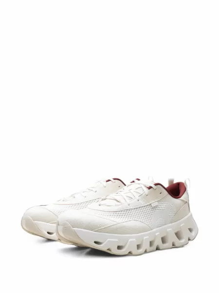 Sneakerși On alb