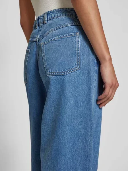 Jeansy o kroju relaxed fit z 5 Remain niebieskie
