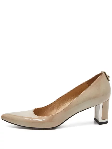 Pantofi cu toc Stuart Weitzman din piele