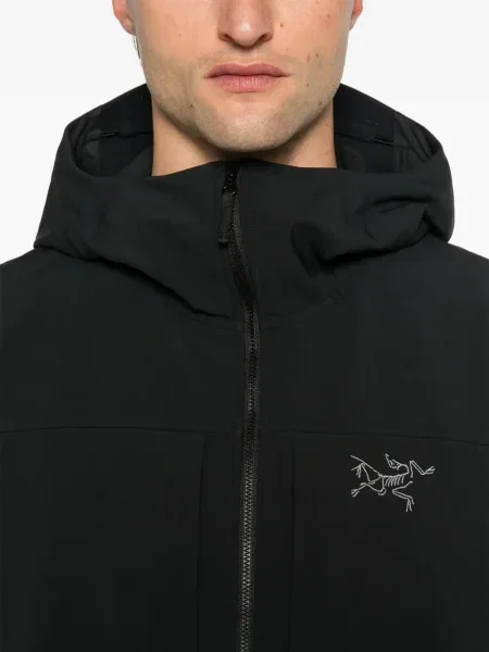 Geacă Arc'teryx cu glugă negru