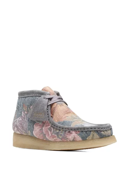 Боти Clarks Originals на цветя синьо