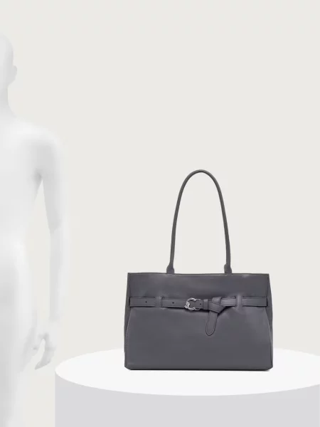 Кожаная сумка шоппер Coccinelle