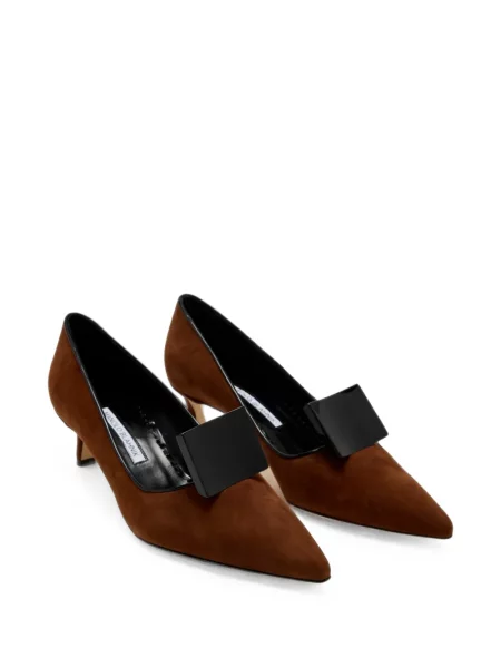 Pantofi cu toc Manolo Blahnik din piele de căprioară maro