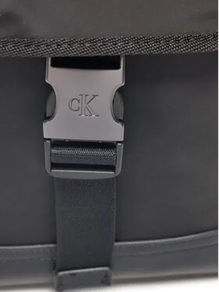 Calvin Klein Jeans Brašna Speed Clip Ut Flap Reporter Ny černá