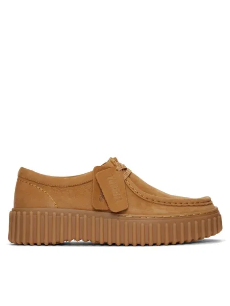 Fűzős nubuk félcipő Clarks barna