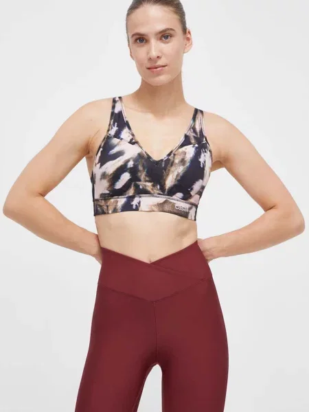 Спортен сутиен Casall с десен черно