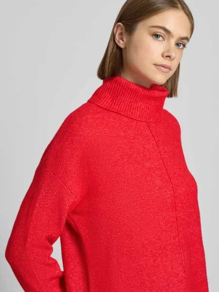 Sweter z golfem krój regular fit z dodatkiem wełny model „MALOU” Pieces czerwony