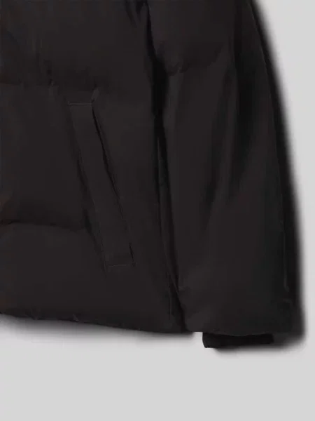 Kurtka pikowana o kroju regular fit z kapturem model ‘Kaito’ Jack & Jones czarna