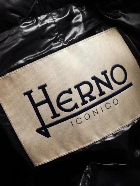 Prošívaný péřová bunda Herno černá
