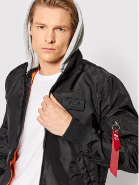 Alpha Industries Bomber striukė juoda