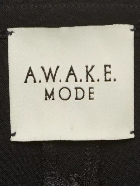 Top A.w.a.k.e. Mode drapat negru
