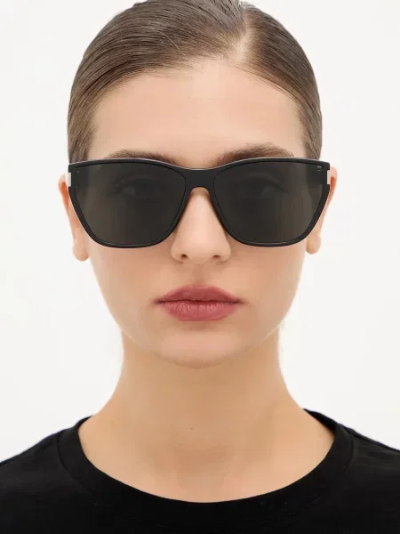 Óra Yves Saint Laurent fekete