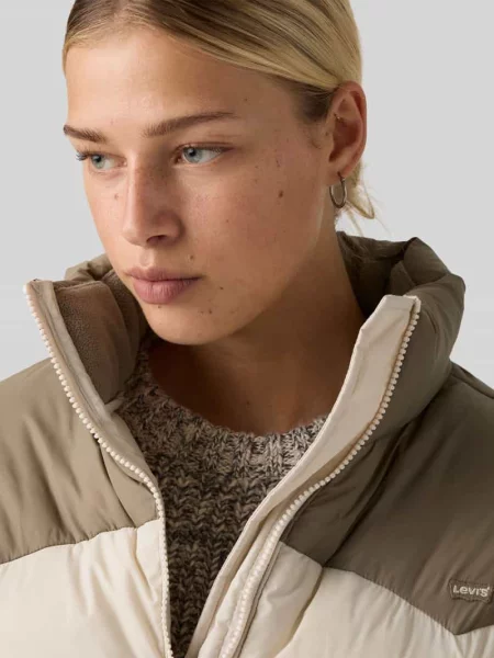 Kurtka pikowana o kroju regular fit z detalem z logo model PALMER' Levi's