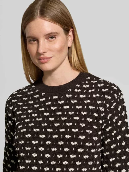 Sweter o kroju regular fit z bouclé o strukturze model VMSHARON' Vero Moda