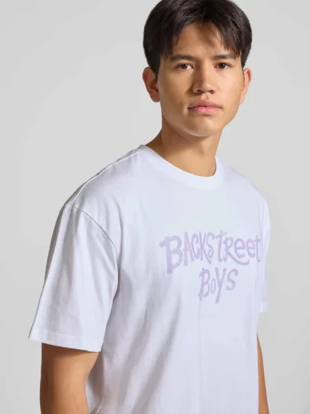 T-shirt o kroju regular fit z nadrukiem Backstreet Boys Mister Tee biała