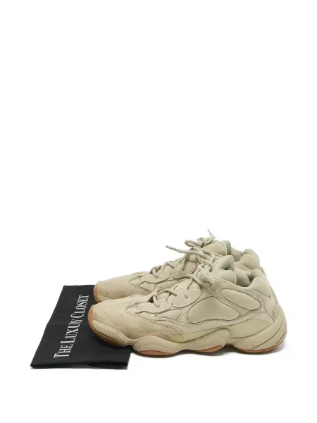 Sneakerși Adidas Yeezy din piele de căprioară