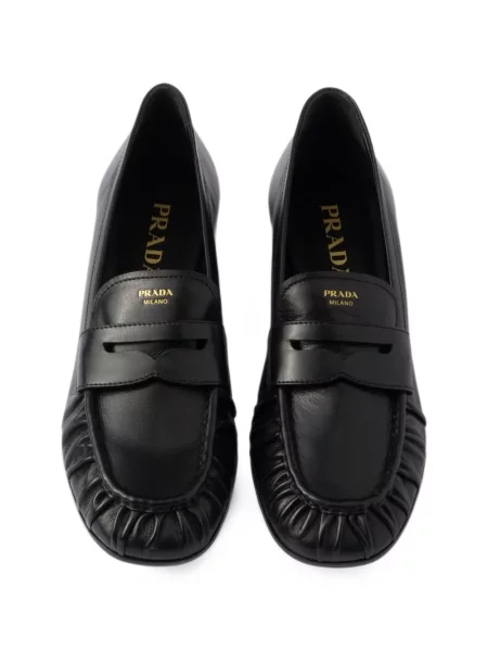 Pantofi loafer Prada din piele negru