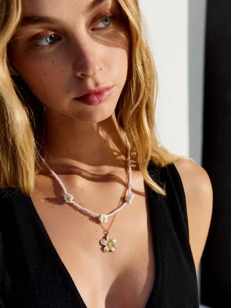 Palton Bershka alb