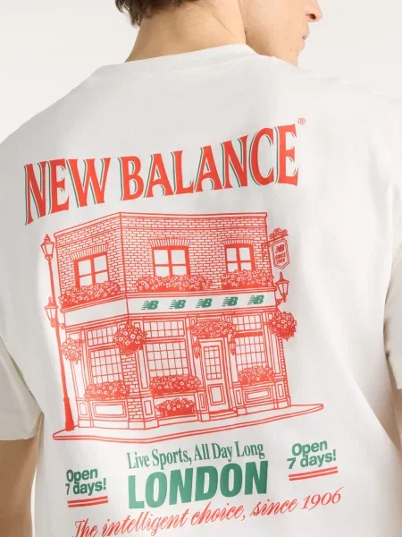 Футболка New Balance біла
