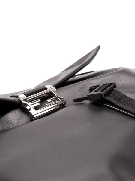 Кожена чанта Fendi черно