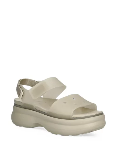 Με τιράντες σανδάλια Crocs με πλατφόρμα