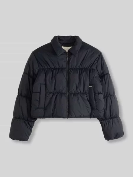 Kroj regular fit kurtka pikowana z wykładanym kołnierzem model PRESLEY' Levi's czarna