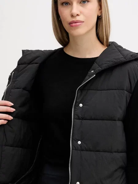 Безрукавка Sisley зимова чорний