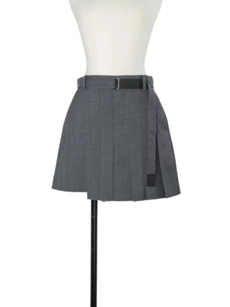 Cu centură pantaloni scurți Sacai gri