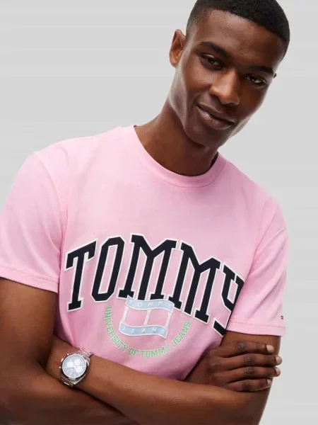 T-shirt o kroju regular fit z czystej bawełny Tommy Jeans różowa