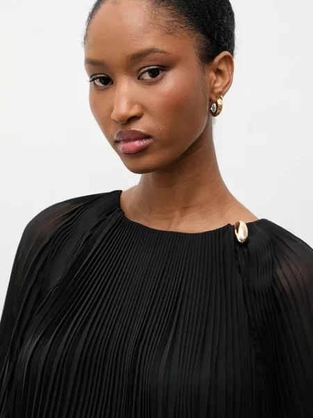 Блузка Answear.LAB з аплікацією чорний