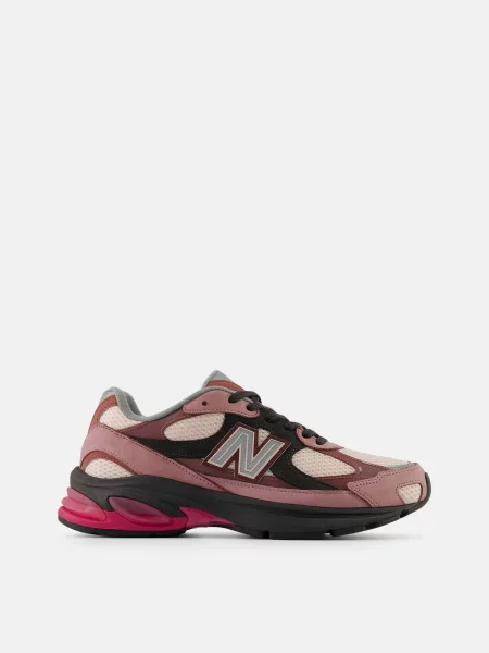 Замшевые повседневные кроссовки New Balance розовые