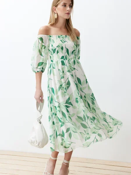 Gulerat rochie maxi Trendyol din șifon cu model floral verde
