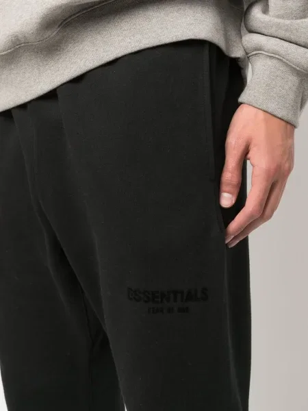 Панталон Fear Of God Essentials с принт черно
