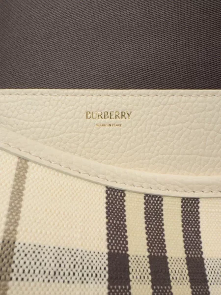Geantă Burberry în carouri
