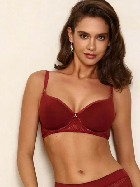 Бюстгальтер с плотной чашкой чорний