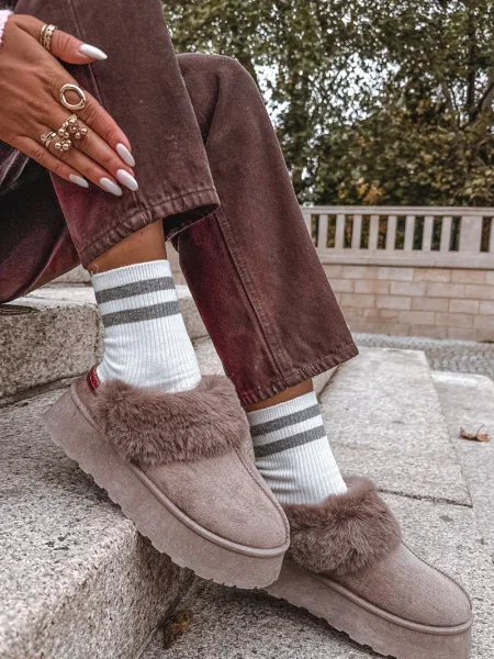 Škornji za sneg Boto z vezenjem s platformo iz krzna bež