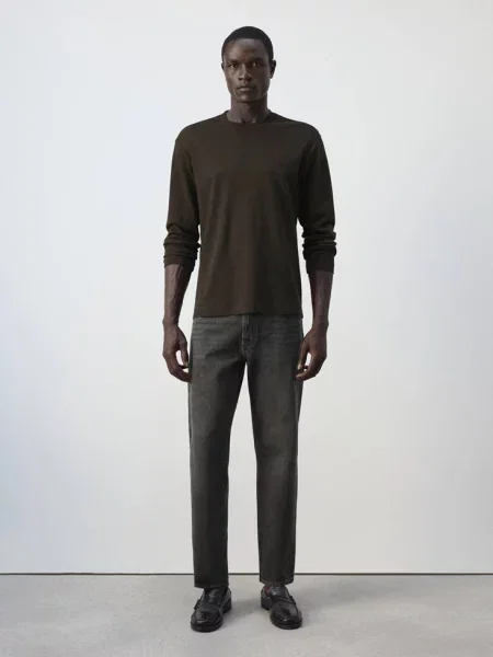 Koszulka z bawełny regular fit Mężczyzna XS MANGO MAN brązowy