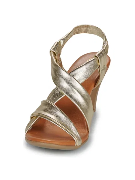 Pantofi Betty London auriu