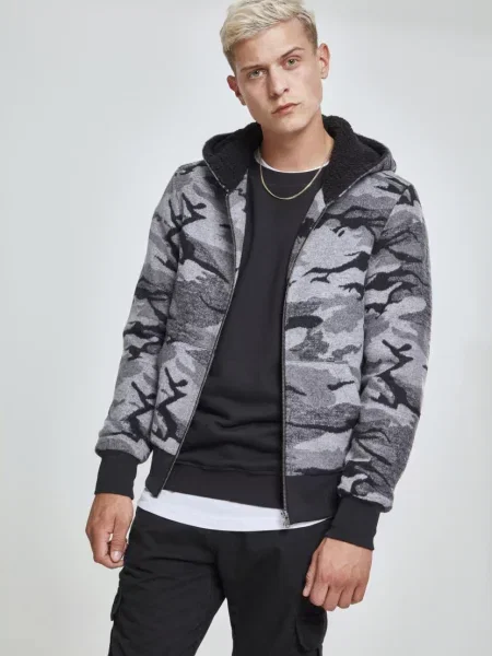 Яке Urban Classics черно