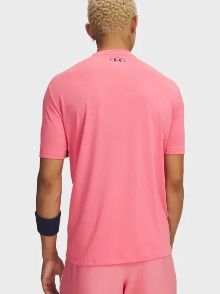 Короткая спортивная футболка Under Armour с коротким рукавом розовая