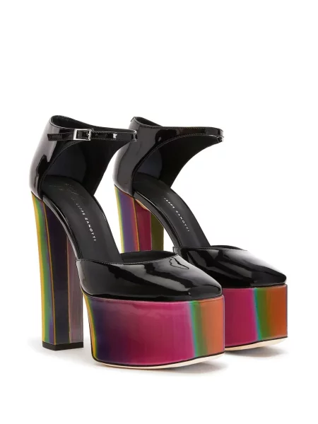 Bateliai Giuseppe Zanotti su platforma juoda