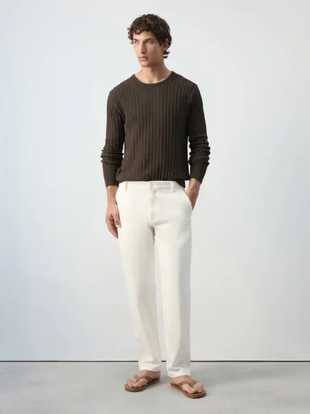 Jeansy relaxed fit z mieszanki bawełny i lnu złamana biel Mężczyzna 40 MANGO MAN