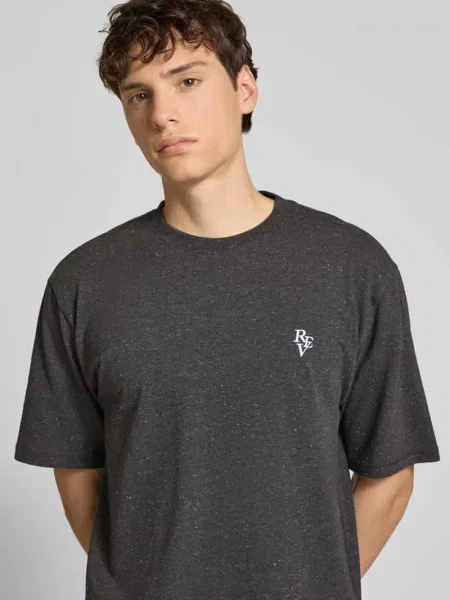 T-shirt z wyhaftowanym logo Review