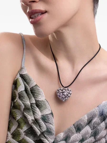 Pandantiv Cicada Jewelry cu motiv cu inimi