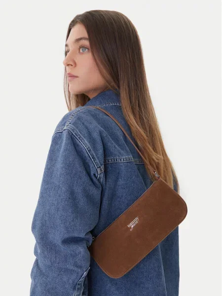 Kabelka Tommy Jeans Tjw Must Suede Shoulder Bag hnedá