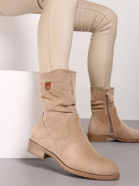 Botine închis imitație de piele întoarsă cu gambă medie și plisată Alemiphae bej