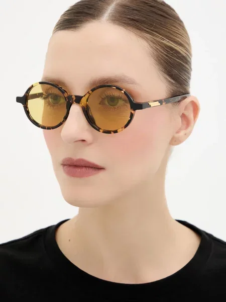 Bottega Veneta napszemüveg sárga