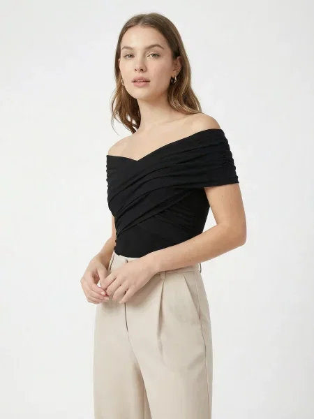 Studioselect Tricou body Inga' negru