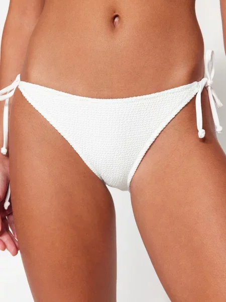 Trendyol Bikinové nohavičky biela